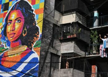 Artist Completes World’s Tallest Mural In El Salvador