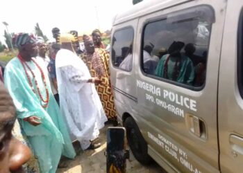 Banditry: Kwara Community Donates 3 Buses, 4 Motorcycles To Security Agencies