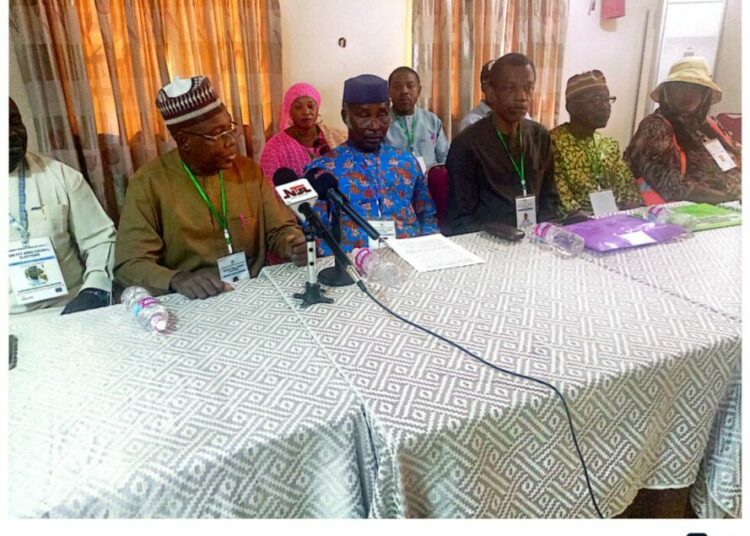 FCT Polls: Voter Apathy Linked To Distrust In Political Class — Observers 1 CROOKS