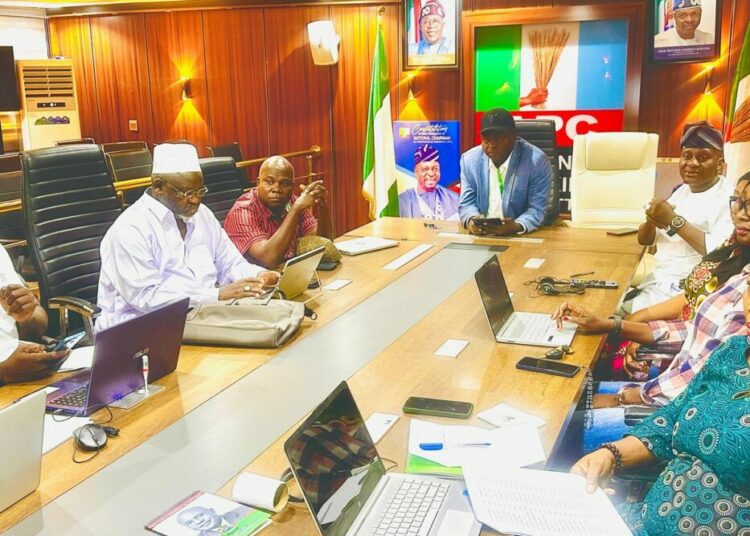 FCT Poll: APC Opens National Situation Room 1 HBr9NCCXkAAE tr