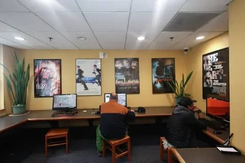 Leonardo DiCaprio Funds Library Located In His Childhood Home 1 Leonardo Library