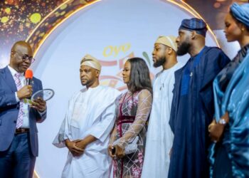 Oyo@50: Makinde Honours Olubadan, Aboderin, Arisekola, Ayinde Barrister, 70 Others