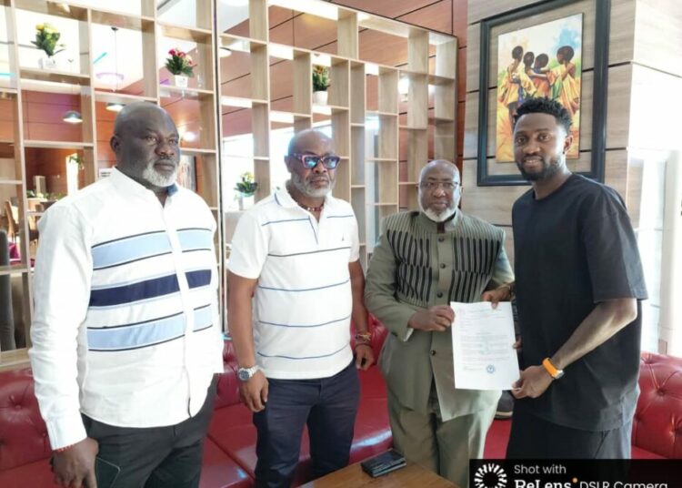 Super Eagles Captain, Wilfred Ndidi, Sets To Bid Farewell To Father In Delta 1 Ndidi