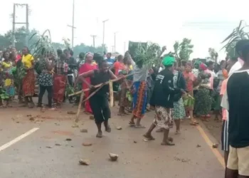 Plateau Youths Block Highway Over Killing Of Community Members