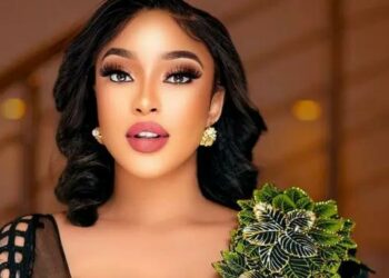Davido’s Comment On Tonto Dikeh’s Family Photos Triggers Online Talks