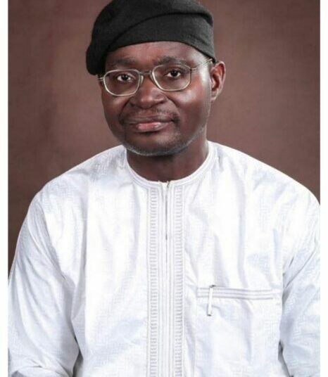 Adamawa Senator, Yaroe, Dumps PDP 1 cap man