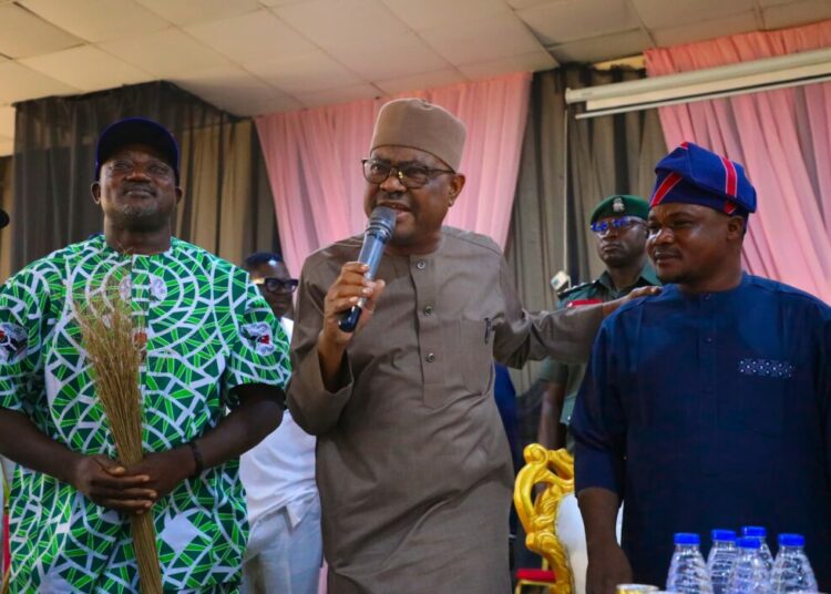 FCT Polls: Bwari PDP Candidate Steps Down For APC Flag Bearer In Wike's Presence 1 wike 3