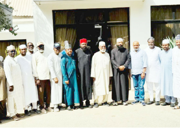 Ramadan: Bago Visits Babangida, Abdulsalami 1 Former Head of State, Gen. Abdulsalami Abubakar (7th right), Niger State governor, Umaru Bago (6th right) with other government officials during a visit to the former Nigerian leader in Minna, at the weekend. PHOTO: ABU NMODU