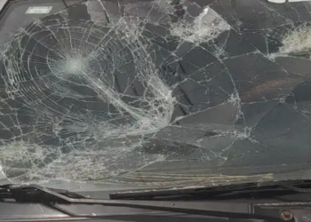 10 Attacked, Vehicles Vandalised At Wike PDP Faction Congress In Oyo