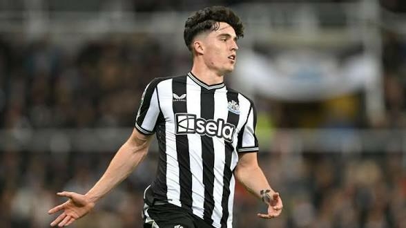 Arsenal Eye Livramento Amid Tottenham Captain's Uncertain Future 1 Livramento