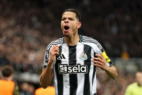 10-Man Newcastle Stun Manchester United, End Carrick's Unbeaten Run 1 Man U 1