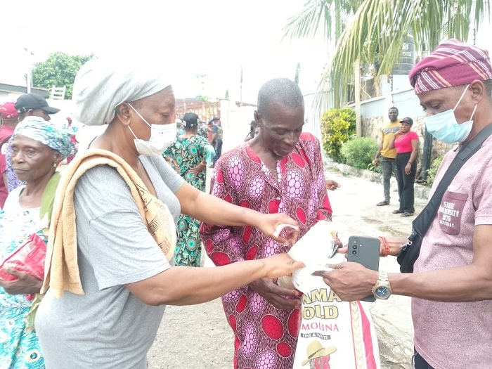 Olubadan Distributes Ramadan, Lenten Food, Cash To 5,000 Residents 1 Olubadan Shares