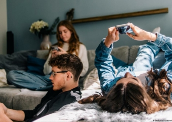 Social Media Overuse Makes People Unhappy — World Happiness Report