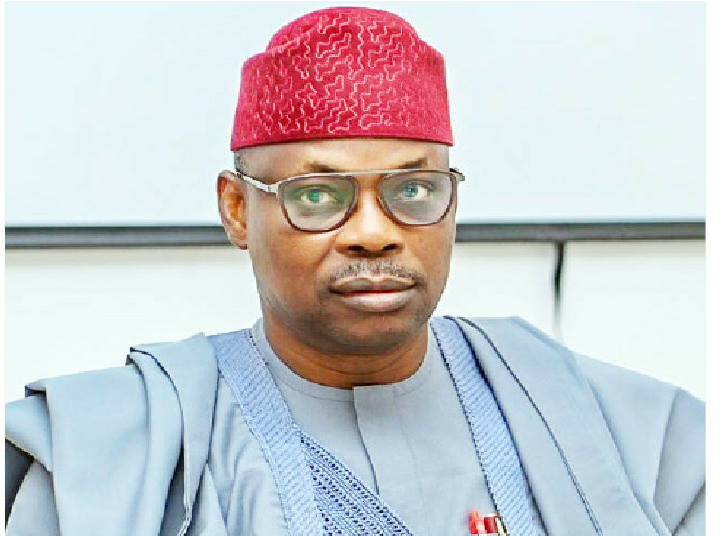 Dr Iziaq  Salako,