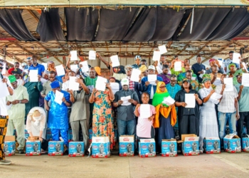 Sanwo-Olu Fetes Lagosians With Food Packs On Tinubu’s 74th Birthday