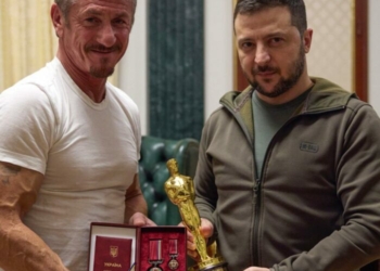 Sean Penn Gets One-of-a-Kind Oscar Statuette Crafted From War Ruins