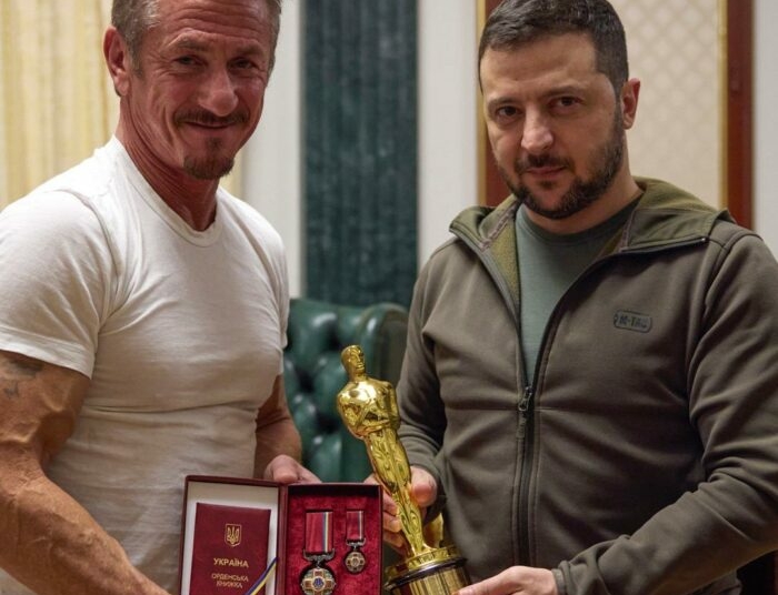 Sean Penn Gets One-of-a-Kind Oscar Statuette Crafted From War Ruins 1 Sean Penn