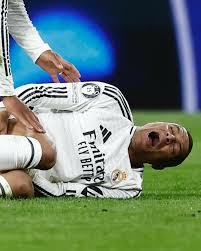Kylian Mbappé Undergoes Knee Treatment In Paris 1 images 26