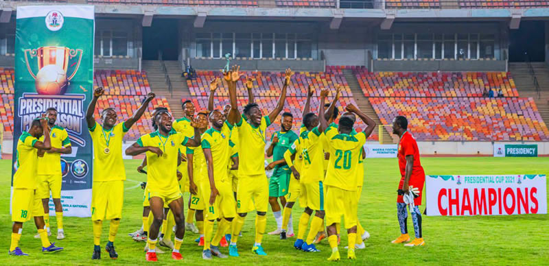 NPFL: Kano Pillars Plummet Into Relegation Quagmire, Rivers United Reclaim Top Spot