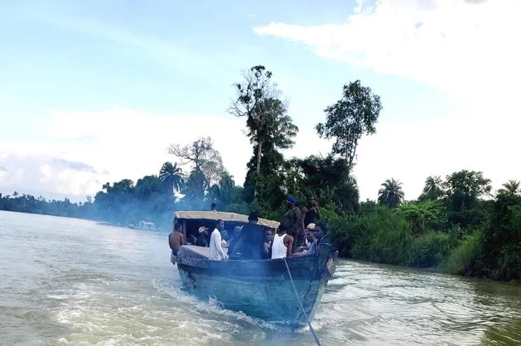 Navy Rescues 7 Persons After Boat Collision In Bayelsa 1 navy 1