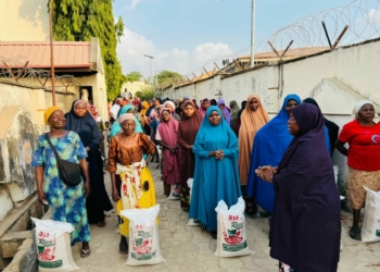Sallah: Foundation Distributes Food Items To Families In Niger