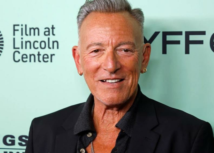 Bruce Springsteen Pauses Trump Feud, Gives Thanks After President Escapes WHCD Shooting Scare 1 BRUCE