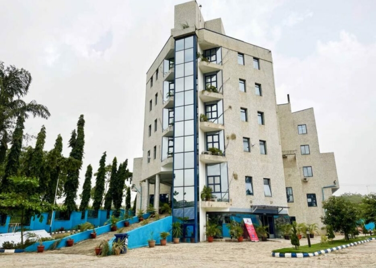 Cosmopolitan University
