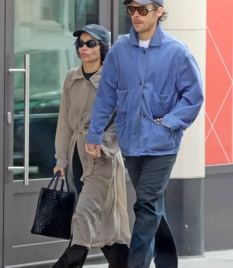 Singer Harry Styles And Girlfriend Zoe Kravitz Were Spotted Wearing Huge Diamonds 1 Harry styles