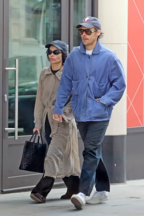 ‎Singer Harry Styles And Girlfriend Zoe Kravitz Were Spotted Wearing Huge Diamonds