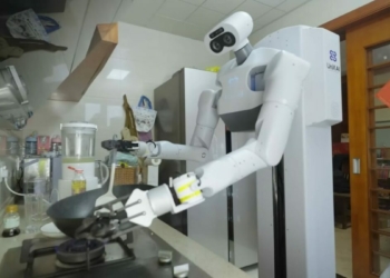 China Now Testing World’s First Home Humanoid Robot