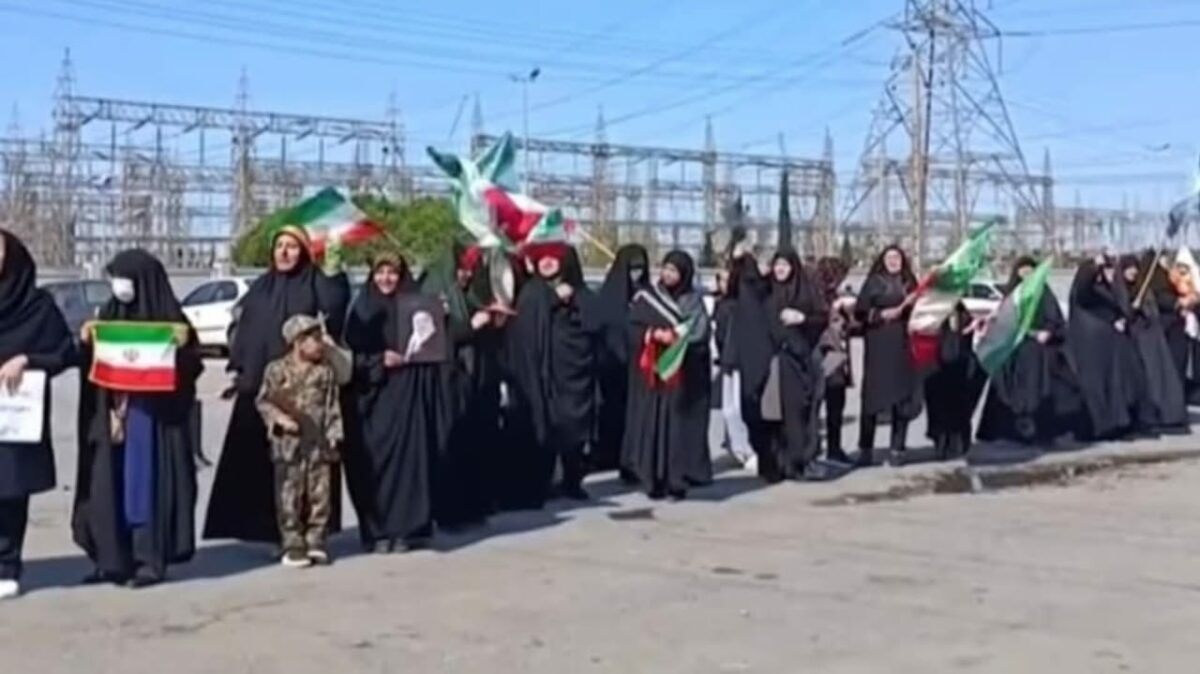 Iranians Form Human Shields Around Power Plants Ahead Of Trump Deadline