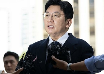 K-pop Power Player Bang Si-hyuk Faces Arrest Over Alleged Investor Fraud