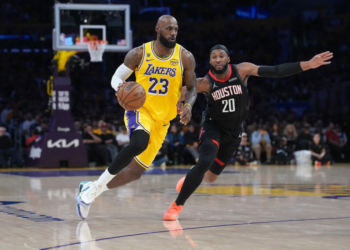 Lakers Make Winning Start As NBA play-offs Begin