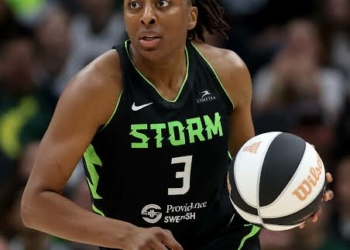 Women’s Basketball: Ogwumike To Re-sign With Sparks