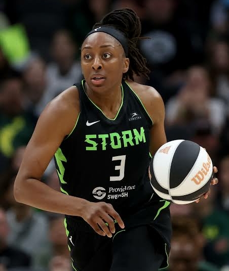 Women's Basketball: Ogwumike To Re-sign With Sparks 1 OGWUMIKE