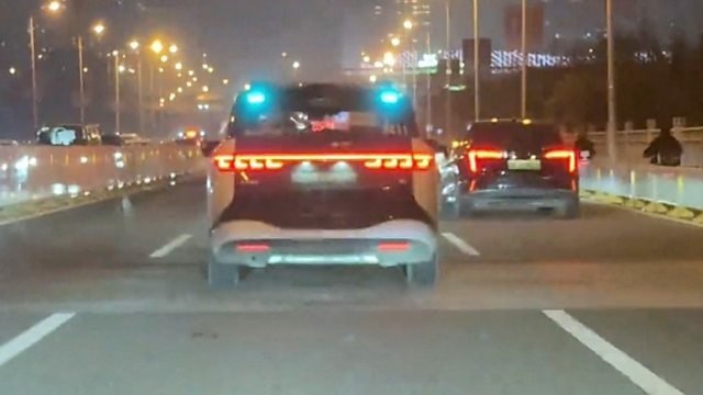 100 Self-driving Taxis Break Down In China 1 Taxi