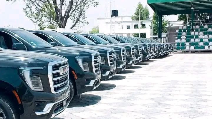 Bauchi Governor Distributes Vehicles To Emirs, District Heads