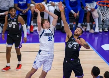 Flagg Scores 45 Points As Mavericks Beat Lakers