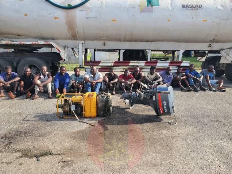 Troops Foil Illegal Oil Bunkering In Lagos, Arrests 14 Suspects