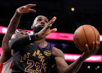 James Shines As Lakers Defeat Rockets