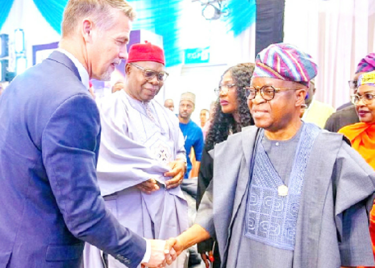 Maritime Reforms Have Boosted Export Volumes By 1,085% – Klinke 1 L-R: CEO of APM Terminals Nigeria, Frederik Klinke exchanging pleasantries with the minister of Marine and Blue Economy, Dr Adegboyega Oyetola, at the Blue Economy Investment Summit in Abuja yesterday. PHOTO: APM Terminals