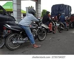 Fuel Lines and Fault Lines: How The Iran War Triggered A Global Energy Shortage Crisis 5 motorists