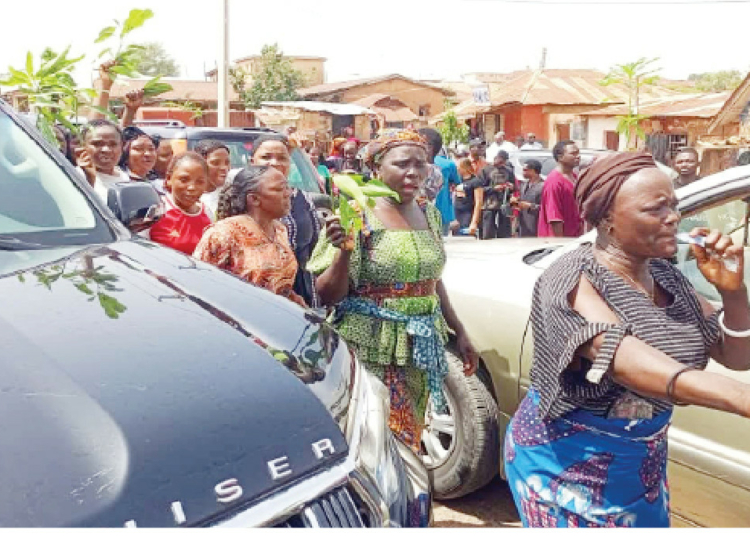 Angry Women Protest At Mass Burial Over Arrest Of Angwan Rukuba Youths 1 Women protesting the arrest of youths at the mass burial of the victims of the recent attacks in Angwan Rukuba in Jos North local government area, yesterday. PHOTO: ACHOR ABIMAJE