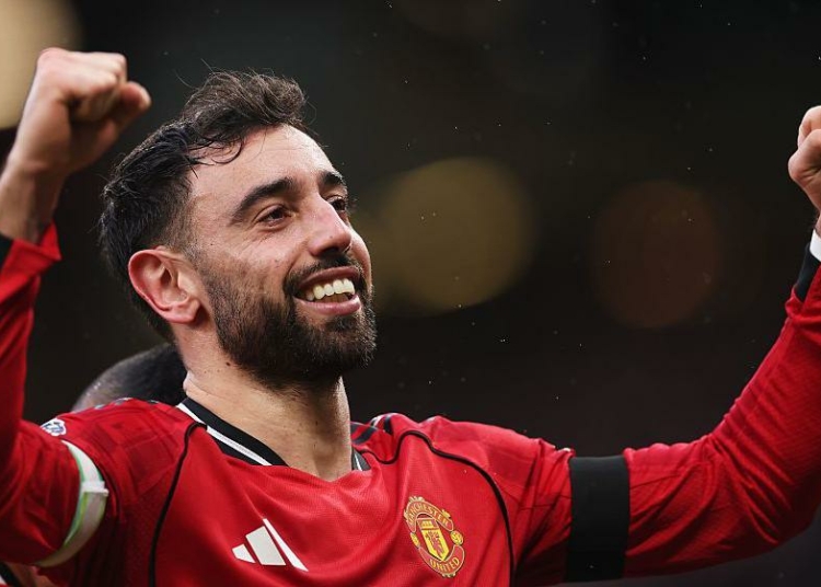 Sensational Season: Fernandes Crowned Premier League's Top Player