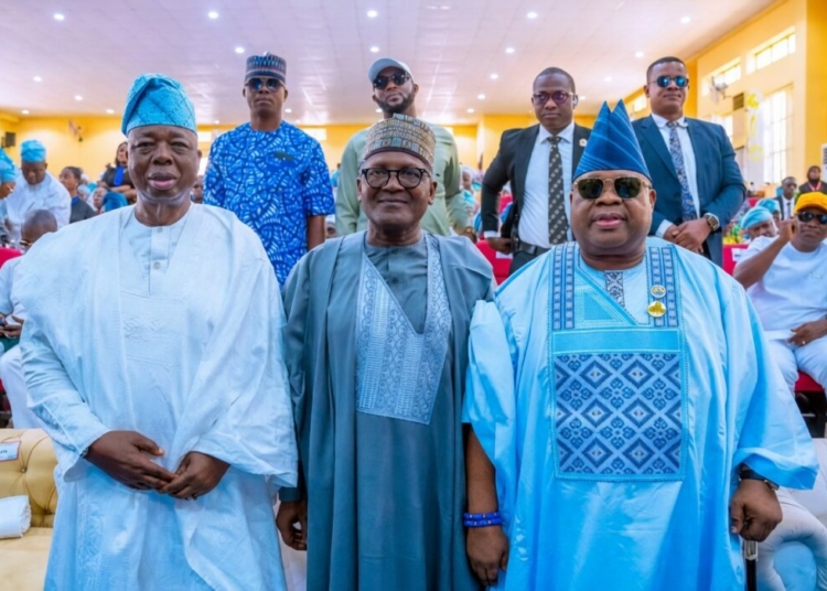 Dangote Felicitates Badmus At 80 1 Dangote Felicitates Badmus At 80