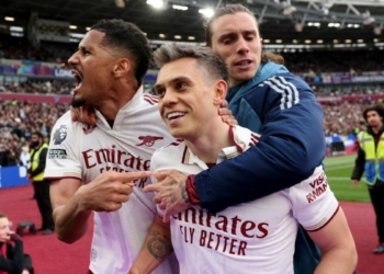 Arsenal Edge Past West Ham To Keep Title Dreams Alive