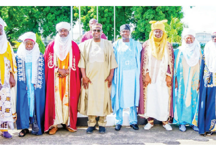 L-R:The  Emir of Okuta,  Alh  Idris Abubakar; Emir of Kaiama, Alh Mu'azu Shehu; Etsu Patigi, Alh  Ibrahim Umar Bologi II; Kwara State governor, AbdulRahman AbdulRazaq ; Emir of Lafiagi,  Alh Mohammed Kudu Kawu; and the Emir of Shonga,Dr. Haliru Ndanusa Yahaya; during a thank you visit to the Ahmadu Bello House, in Ilorin, on Saturday. Photo by Abdullahi Olesin, Ilorin.
