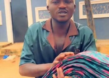 Portable Offers Free Aso Ebi Ahead Of Son’s Naming Ceremony