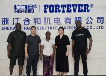 Fashion Entrepreneur Explores Textile Manufacturing, Energy Options In China