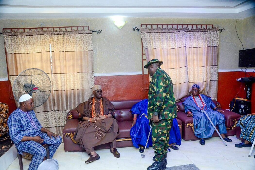 PICTORIAL: Soun Of Ogbomosoland Visits Communities Affected By Abductions, Calls For Unity